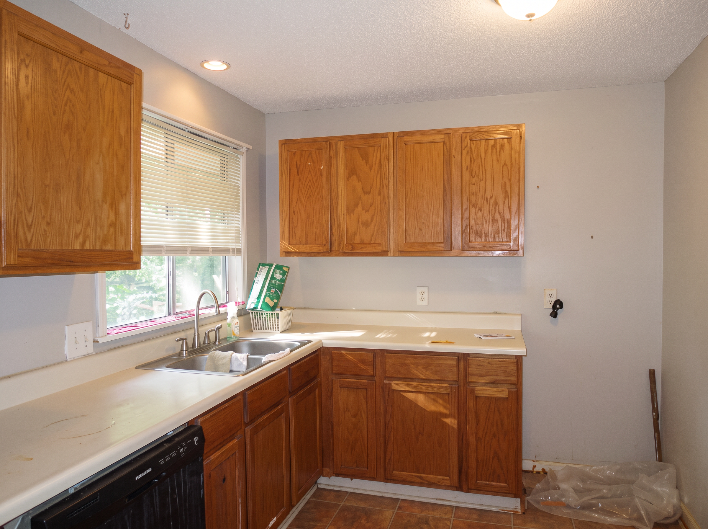 Kitchen — 11500 Manchester Ave
