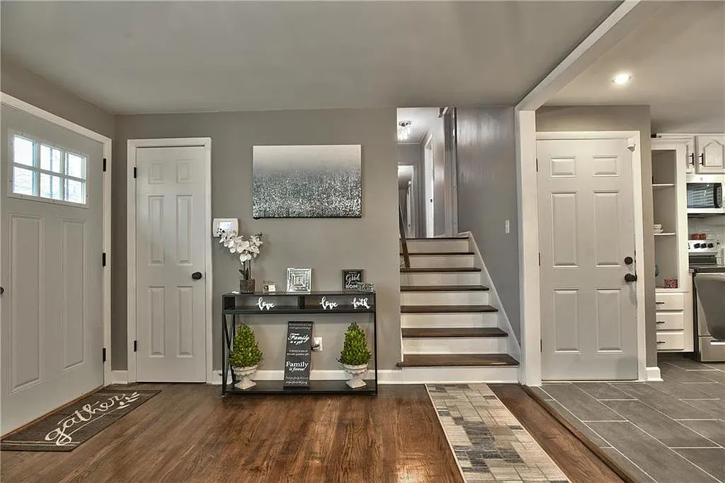 Entry & Staircase — 3909 E 72nd St