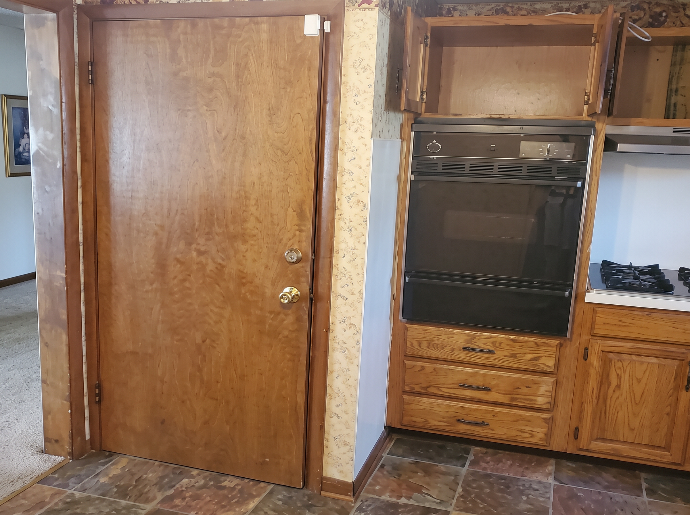 Kitchen Range Wall — 3909 E 72nd St