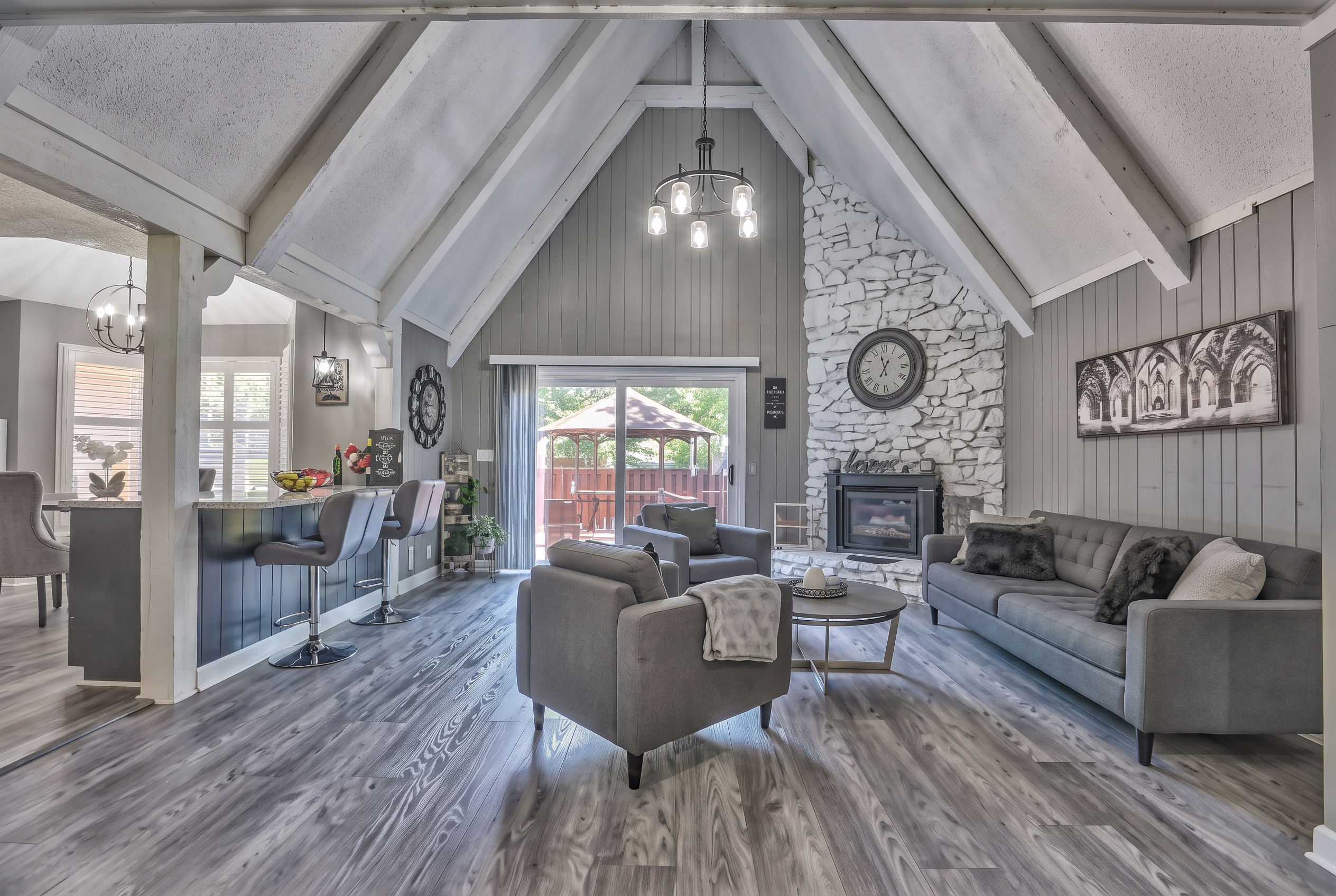 Vaulted Great Room — 9013 Evanston Ct