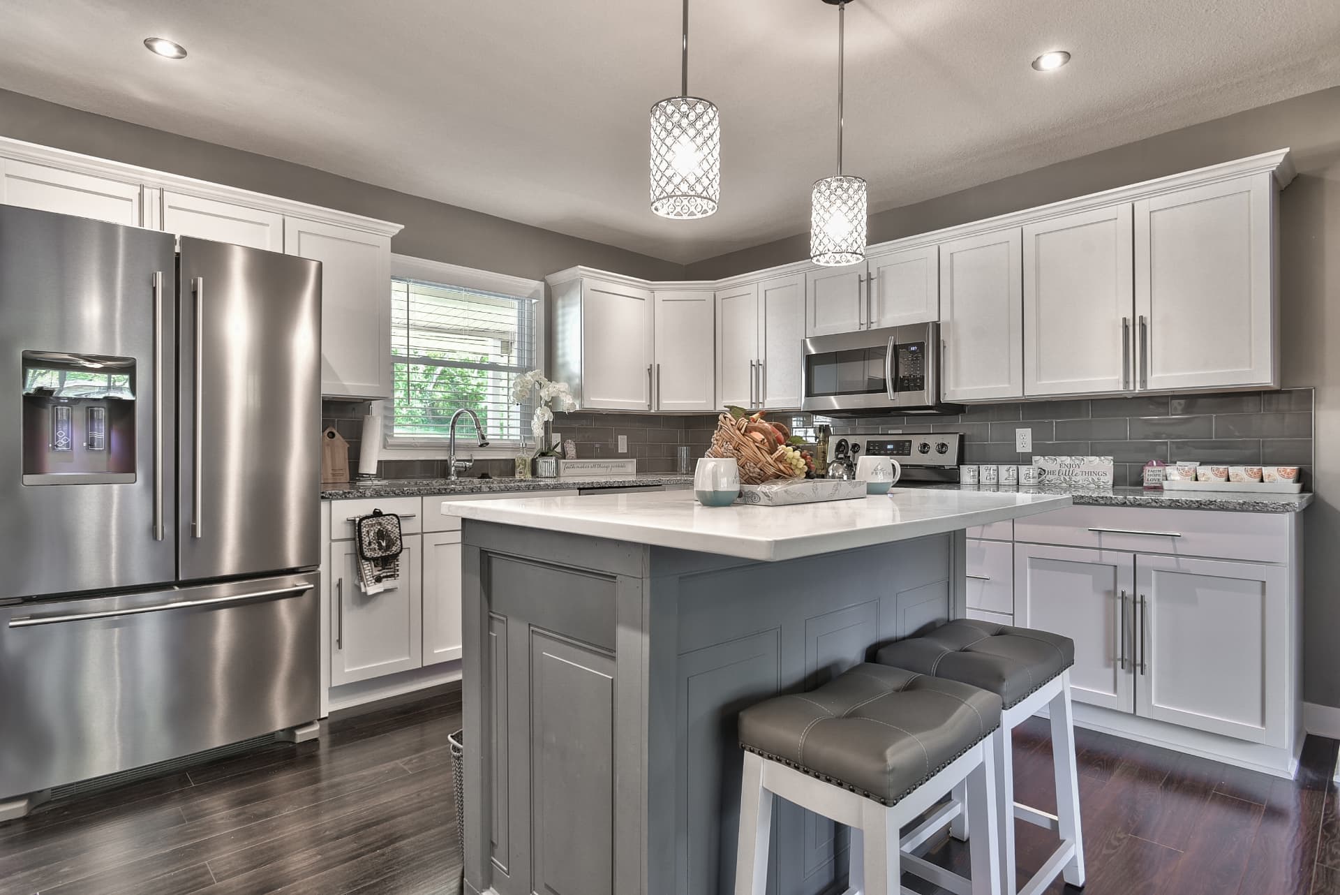 Kitchen & Island — 9503 Fremont Ave