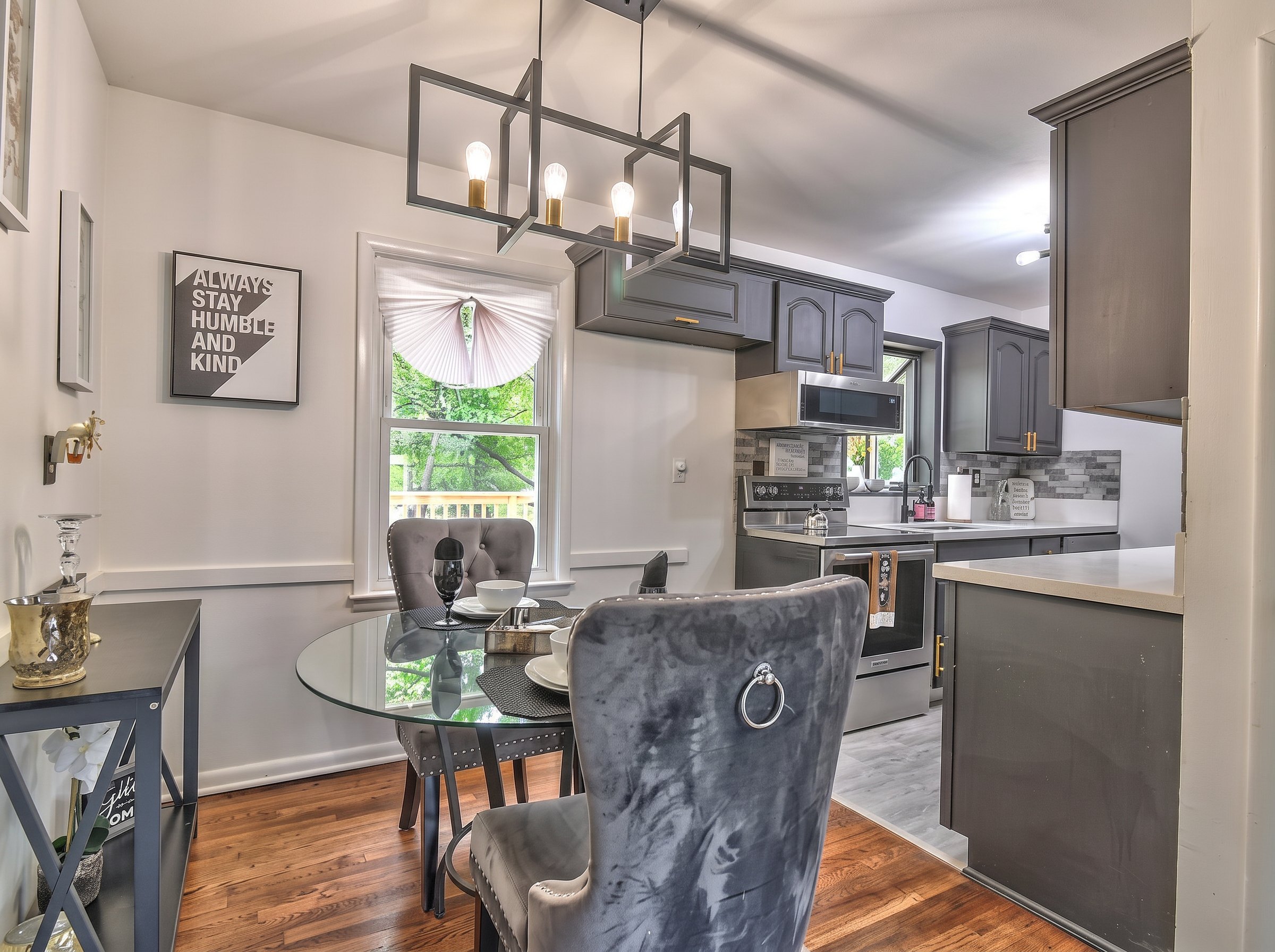 Dining Area — 8601 E 116th St