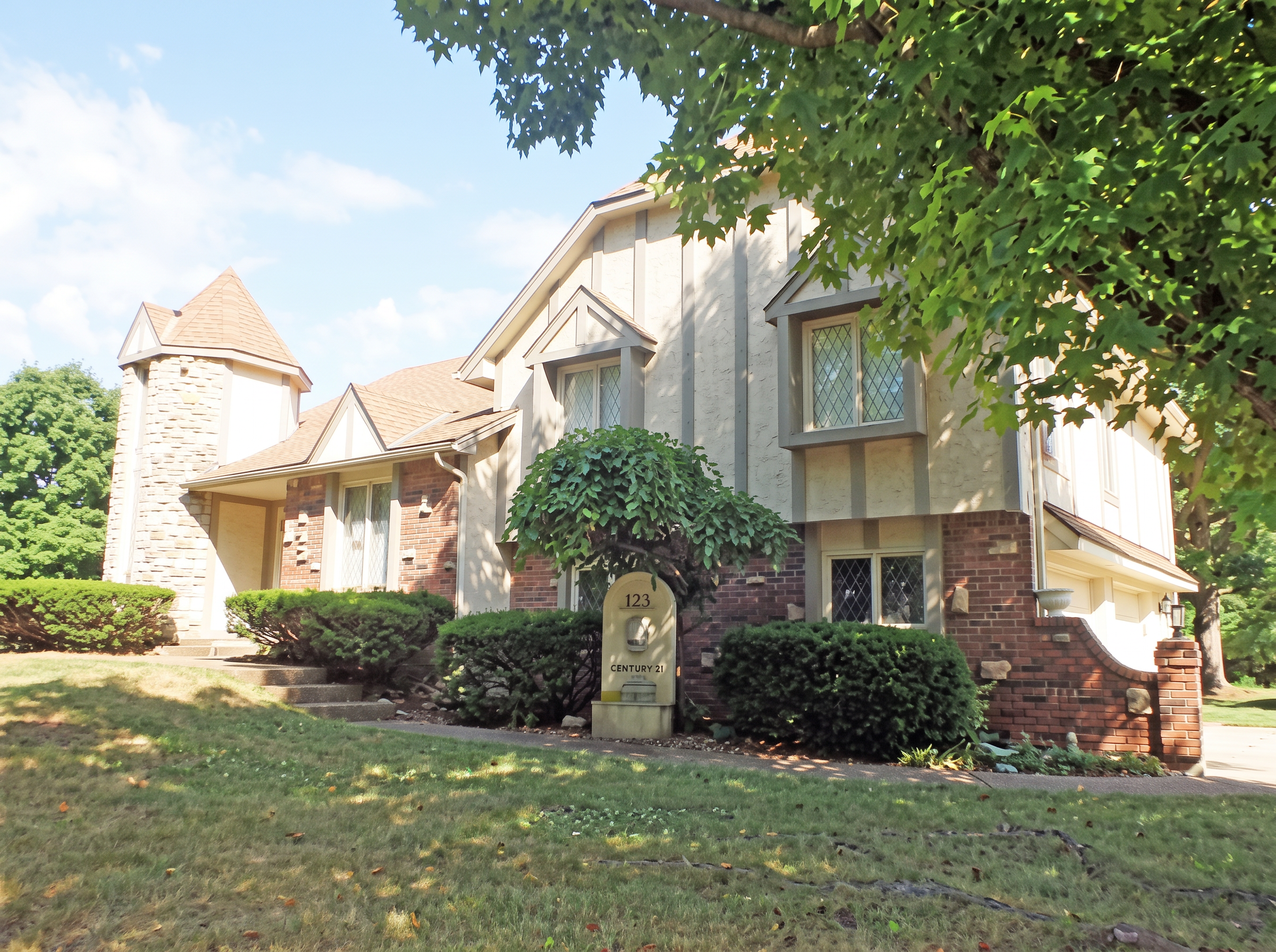 Front Elevation — 9013 Evanston Ct
