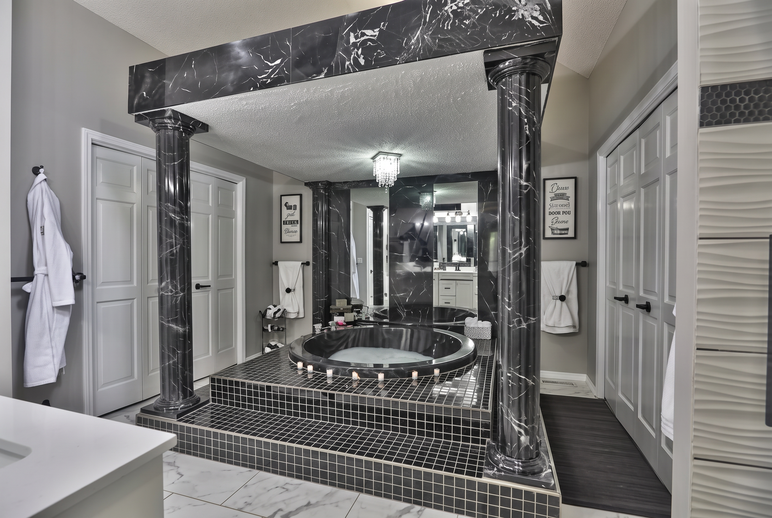 Primary Bath — 9013 Evanston Ct