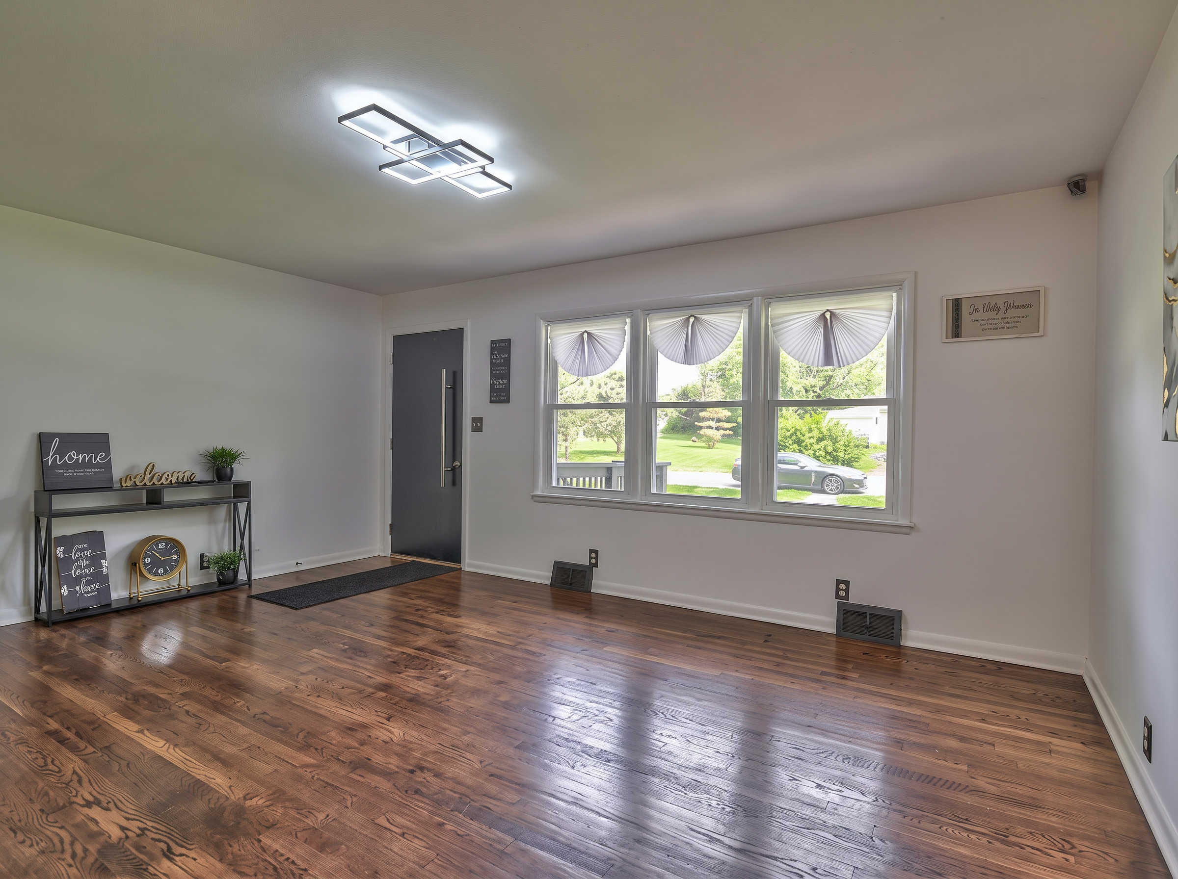 Living Room — 8601 E 116th St
