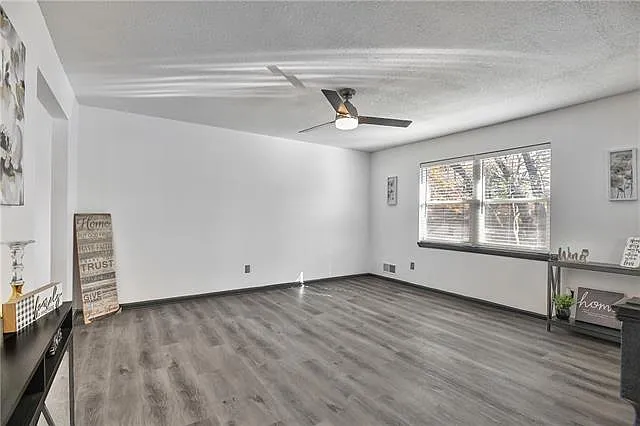 Living Room — 307 N Cleveland Ave
