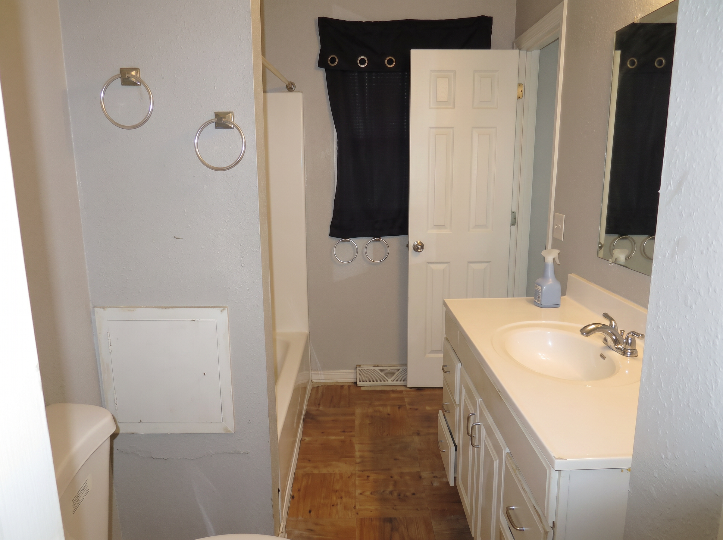 Original Bathroom — 11500 Manchester Ave