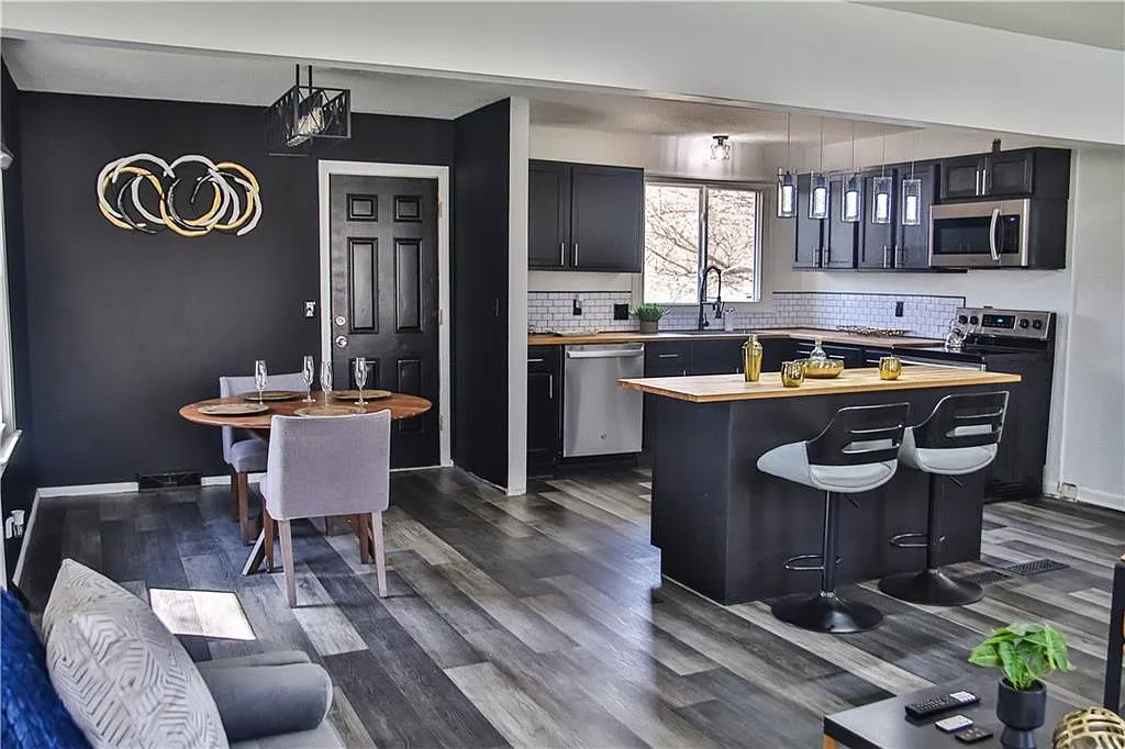 Open Kitchen & Dining — 11500 Manchester Ave